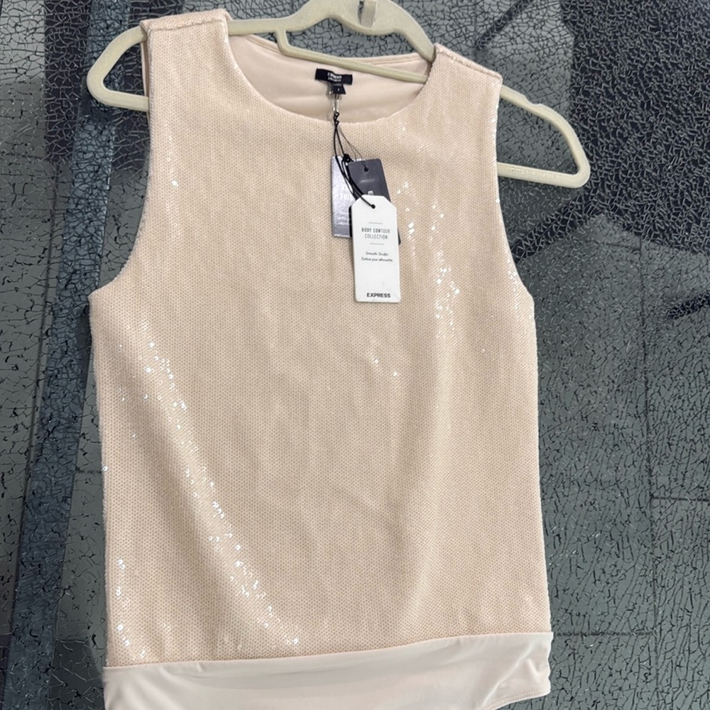 Express body contour sequence beige top